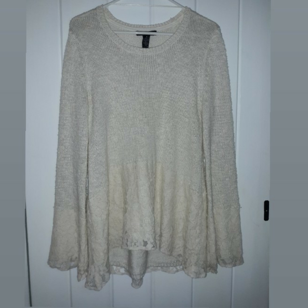 Sweater with bell sleeves and lace trim